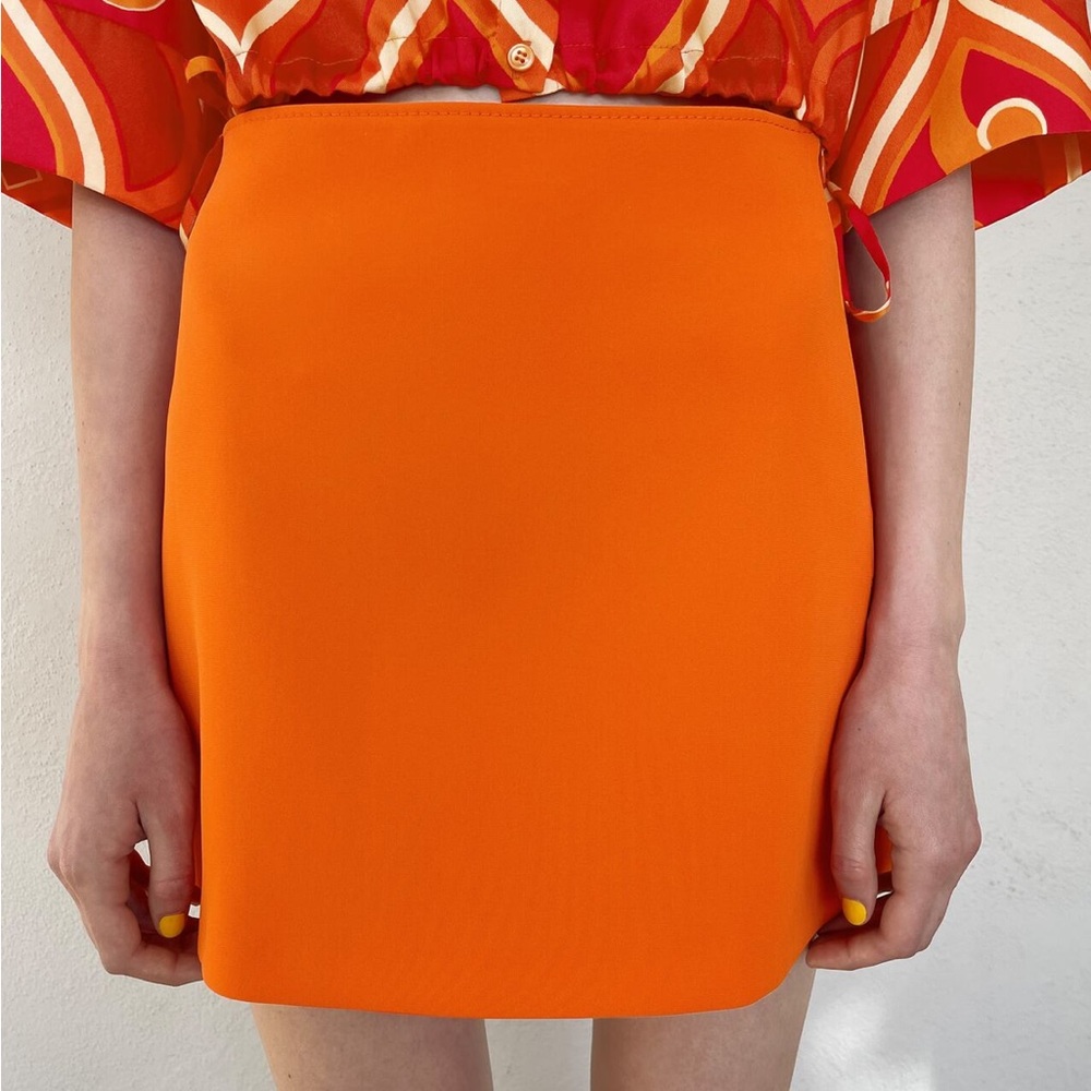 Zara women’s high waisted mini skirt - orange
